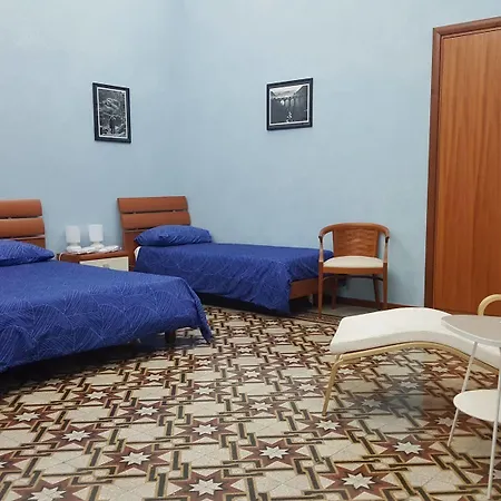 Conte Di Cavour 3* Noto