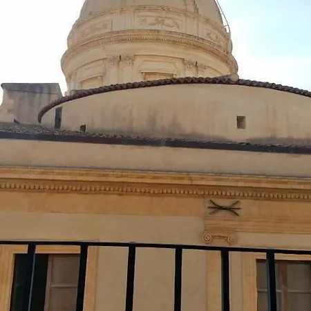 Alojamento de Acomodação e Pequeno-almoço Conte Di Cavour Noto